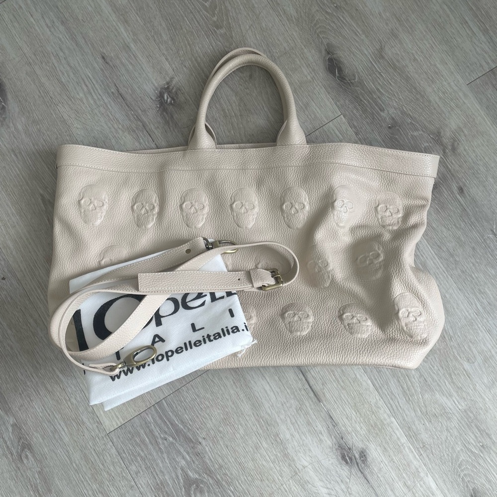 IOpelle Antonio Cristiano Italian Leather Skulls All Over Tote Bag